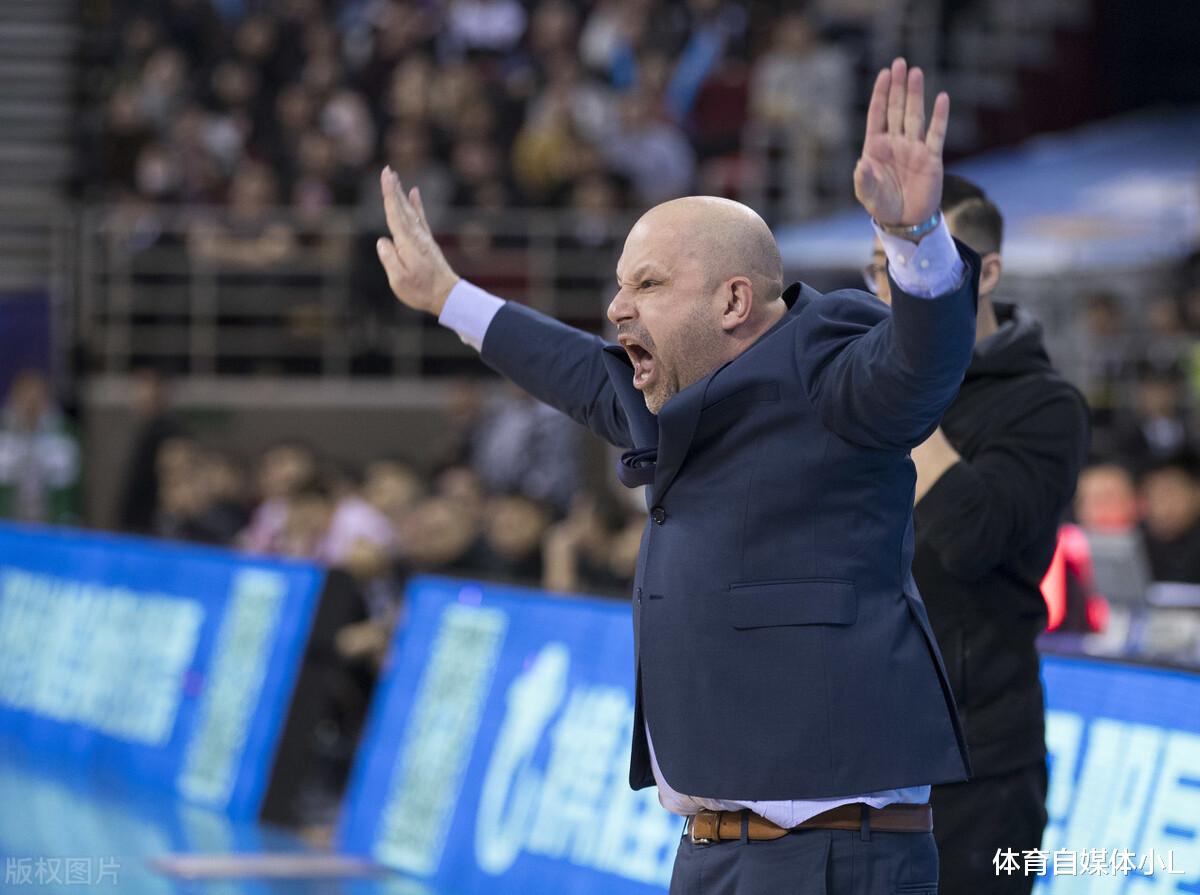 北京队|北京队教练罢赛抗议事件再发酵,遭知名媒体人炮轰