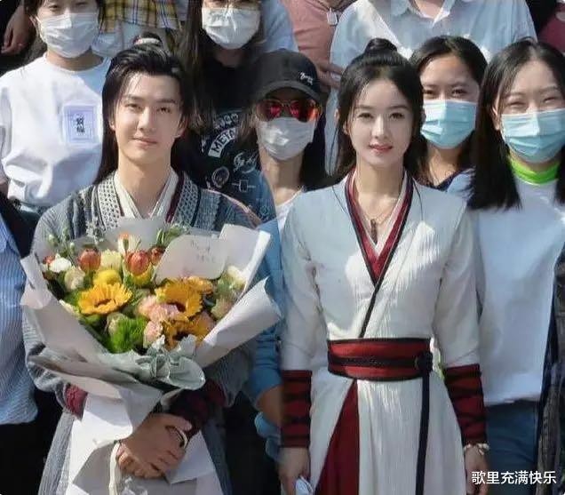 『赵丽颖』豪门媳妇难，赵丽颖将怀二胎？5个字回应体现家庭地位