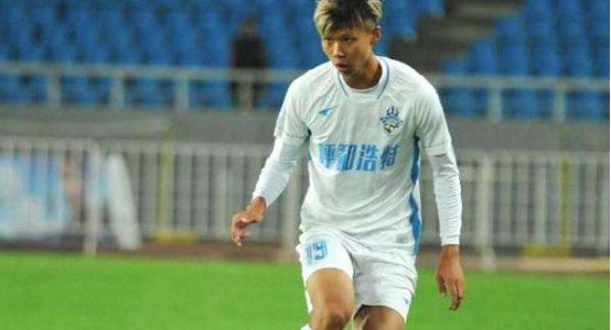 山东鲁能|他曾被鲁能大合同锁定，因踢不上主力离队，如今成新东家核心
