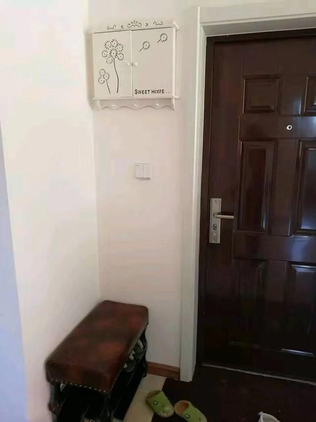 |听老婆安排简单装修，全屋8W就搞定，不做吊顶和背景墙也很大气