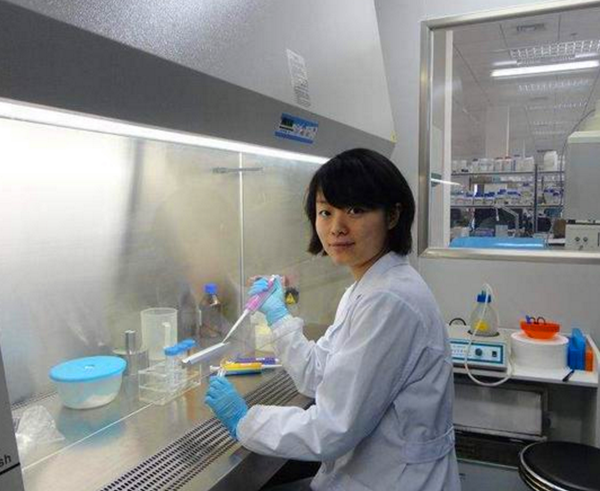 王延轶|23岁嫁给37岁导师,29岁获博士学位的王延轶,如今怎么样了