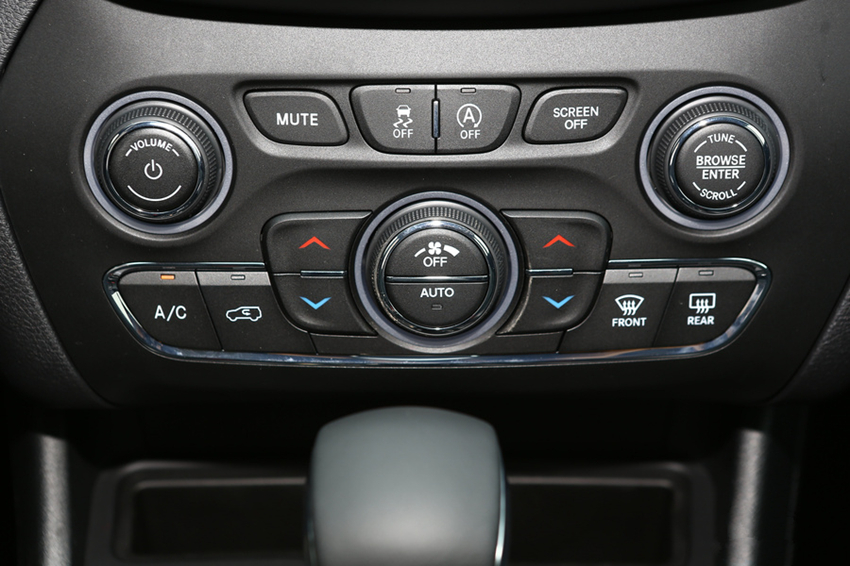 「新车」开它比奥迪Q5有面子!7年前售价56万买不起,现跌至15万,买途观后悔了