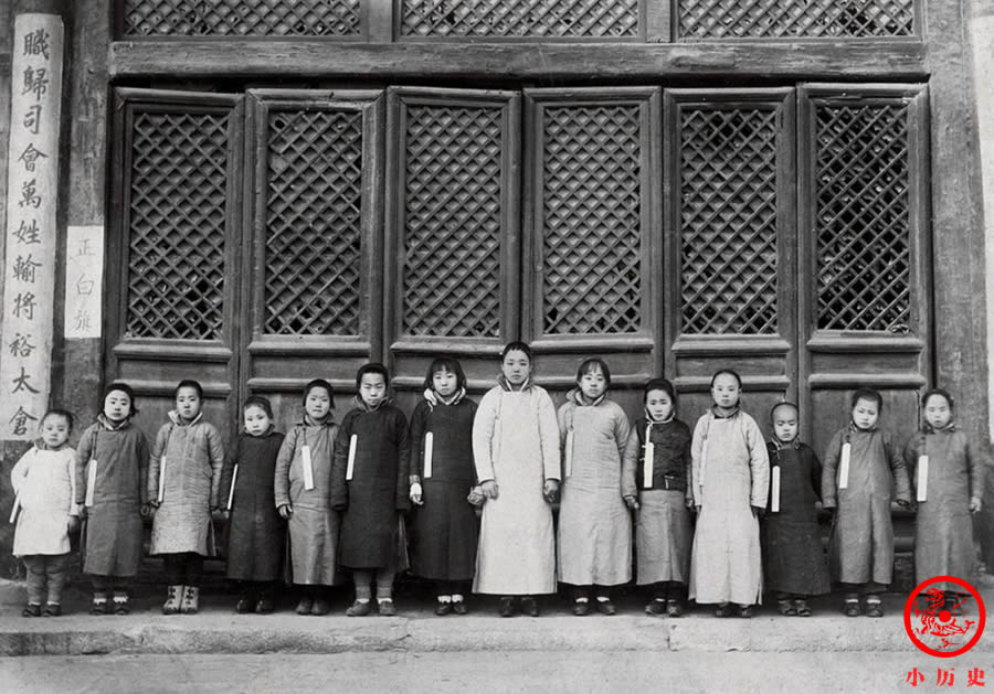 太监|清末民初老照片：紫禁城里的太监和宫女