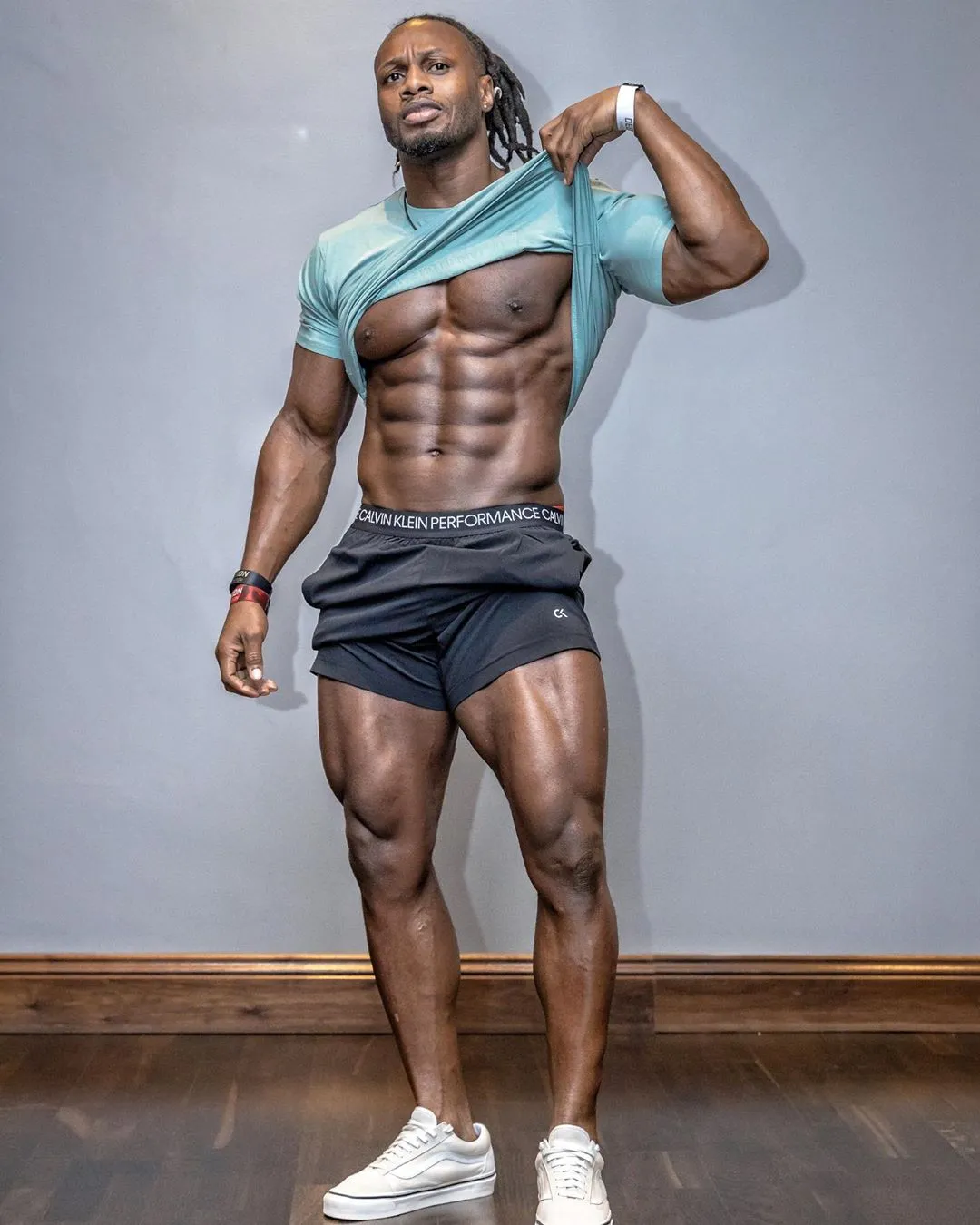 健身▲健身圈公认最牛X的6块、8块、10块腹肌男模