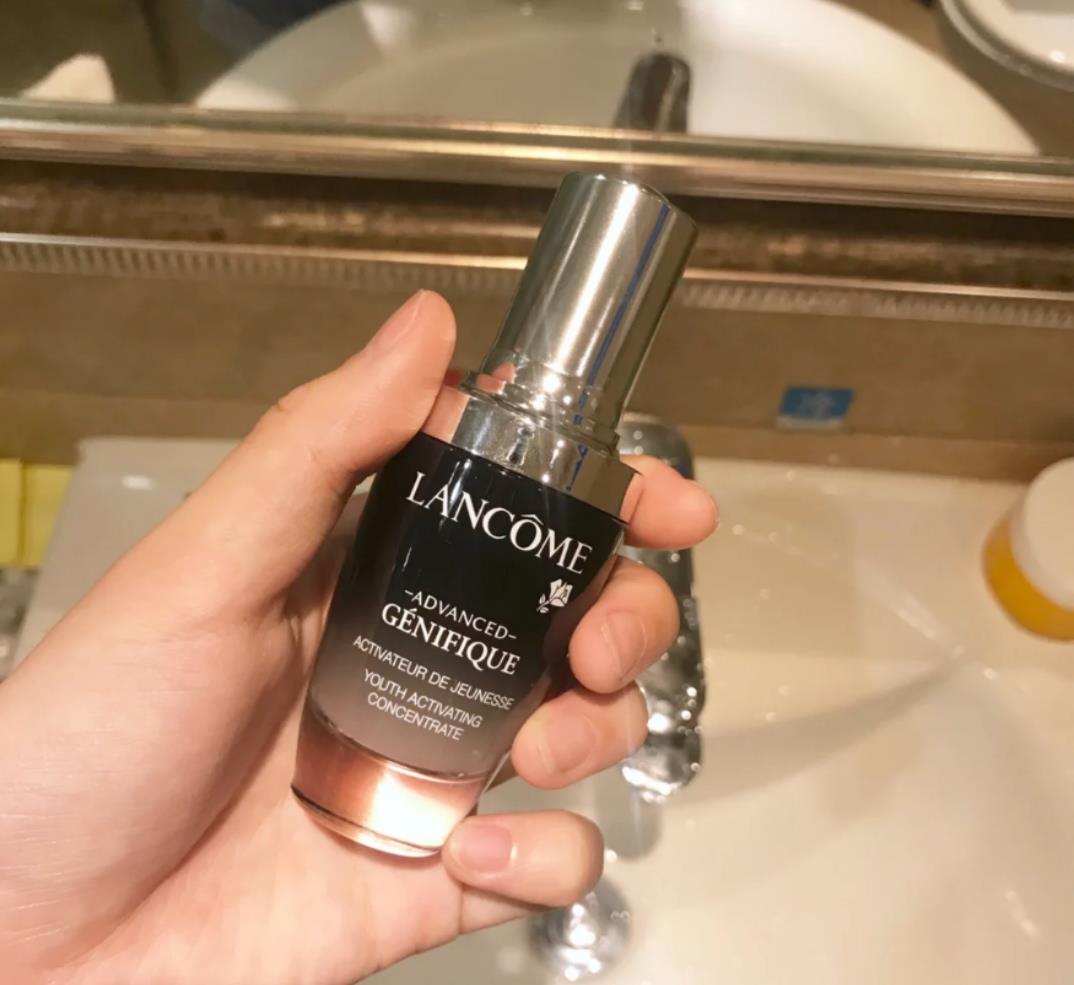 『资生堂』美白精华排行榜，SK2小灯泡稳居第一，资生堂去黄效果佳，别选错