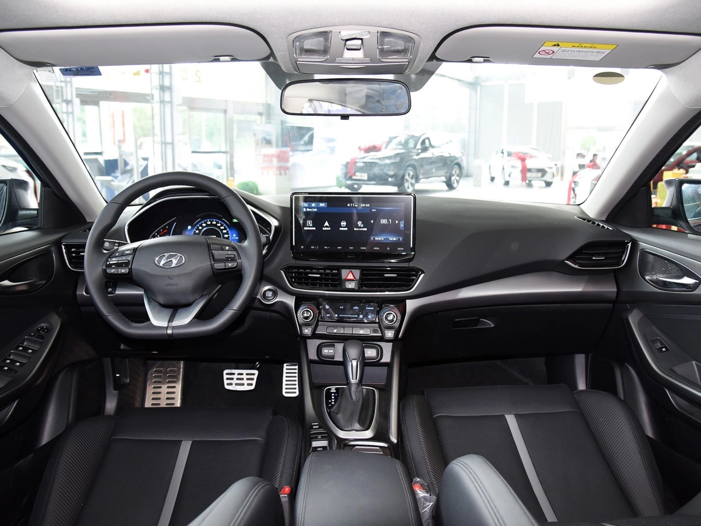 『日产轩逸』15万内适合年轻人开的车不是轩逸、卡罗拉，而是这三台