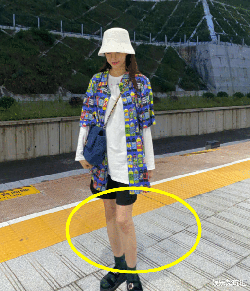 『』沈梦辰为自证从不p图，故意站在瓷砖前拍照，看清地砖纹路：用心了