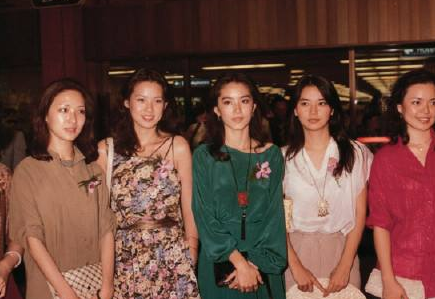 周丹薇@她嫁入豪门23年不怀孕,19次试管未果却患癌,今被丈夫抛弃成这样