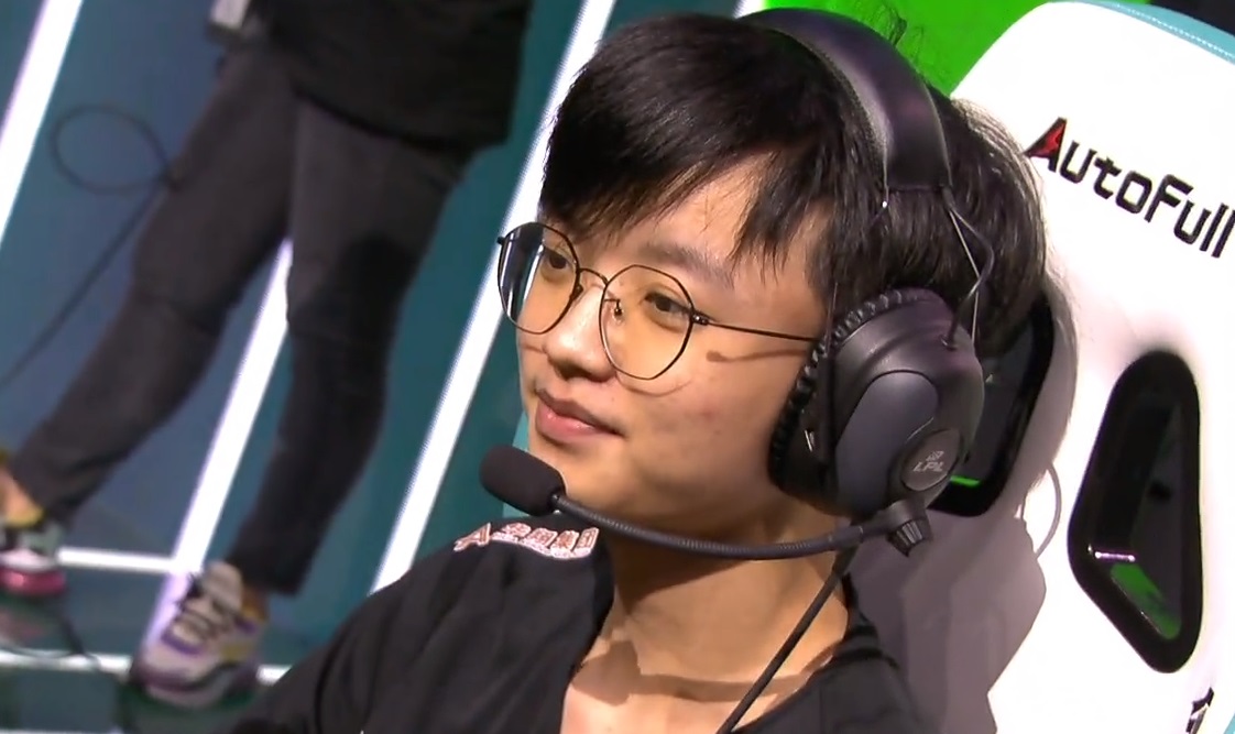 教练|LPL最低级的失误?选手意外BAN掉自家英雄,教练直接被气炸了