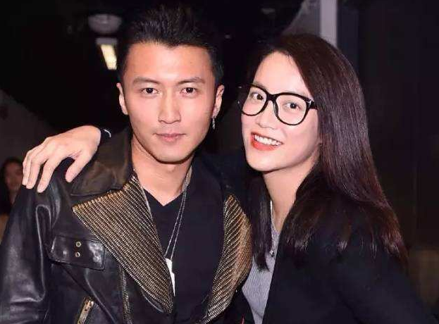 谢霆锋|她陪伴谢霆锋23年，未婚生下私生女，如今48岁撑起娱乐圈半壁江山