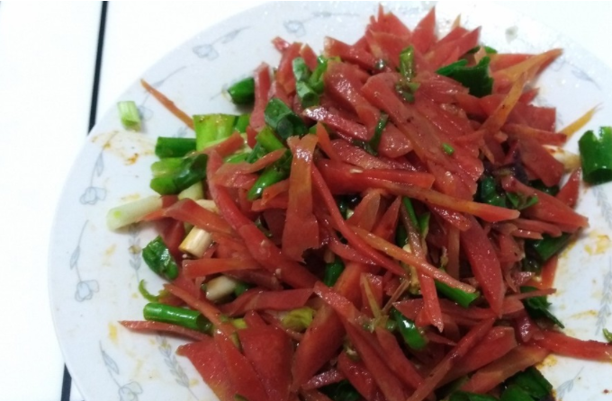 【高血压】?高血压患者，不想脑出血“光顾”，5种食物再馋也要忌口，别当做耳旁风！