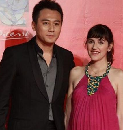 刘烨|为何不能娶外国女人做妻子？看看刘烨老婆就懂了，网友：这得80了！