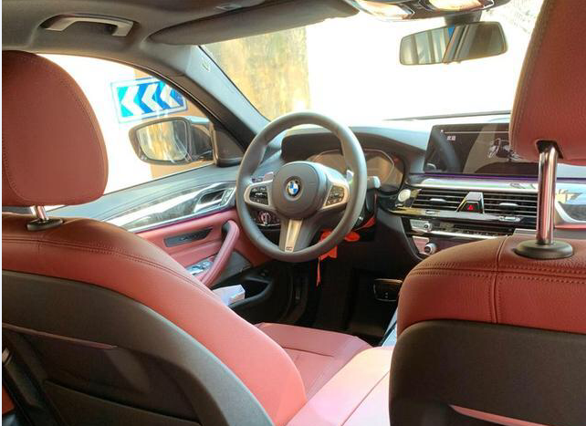 #动力#男子喜提530Li，看销售小哥的手法，车主：估计买这车都这样做了！