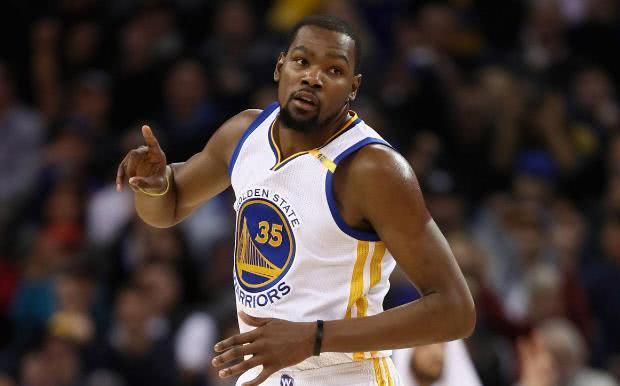 【勒布朗·詹姆斯】能否成为超巨，超巨的成长之路，其实从菜鸟赛季就可以知道了！