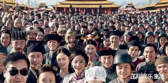 「横店」横店群演3万人,女神遍地都有,为一夜成名,100块甘愿当裸替!