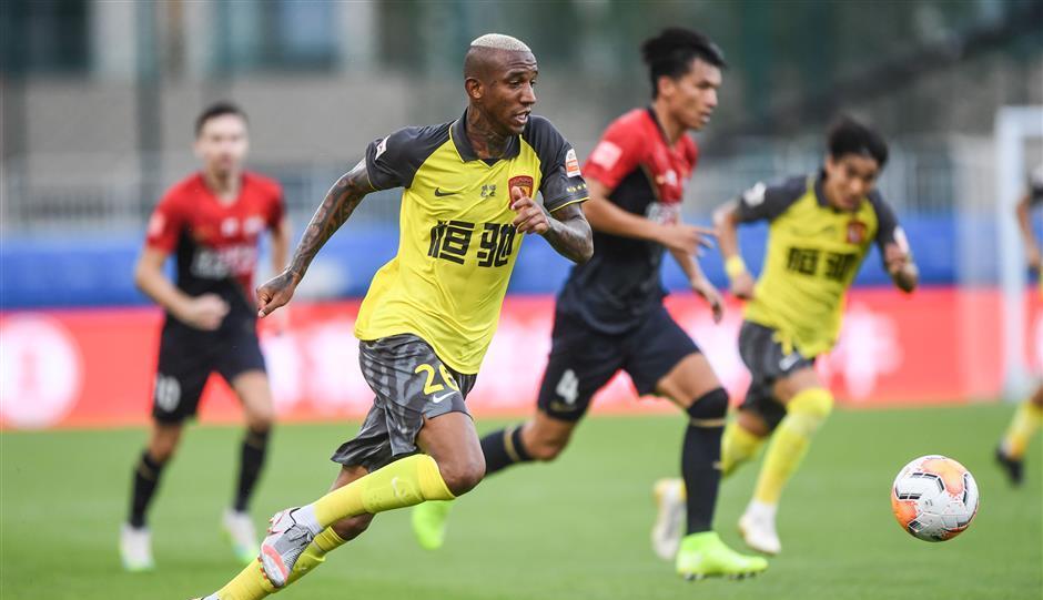 广州恒大|4-0！中超8冠王踢疯了，卡纳瓦罗剑指5连胜纪录，CCTV5直播