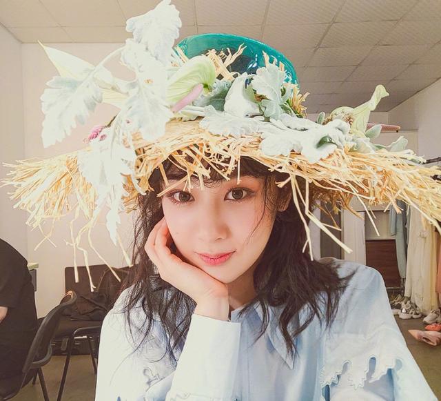 杨紫|杨紫新电影路透，造型接地气反差好大，乡土气息扑面而来