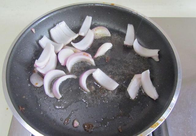 【下酒菜】猪身上最难买到的“部位”，买到就“捡漏”，爆炒就是绝佳下酒菜