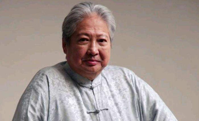 洪金宝@她25岁爱上师傅，“打败”师娘成正宫，今55岁一生无子