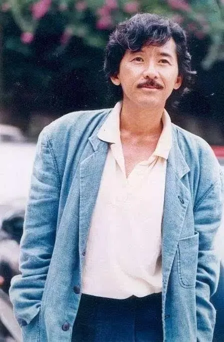 林子祥|全香港最怕同台的“人间铁肺”：我聋了17年，送葬了半个乐坛