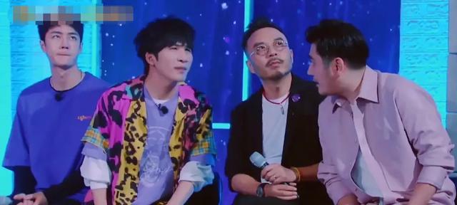 王一博|王一博主持《天天》不做功课?不认识嘉宾太尴尬,大张伟屡次提醒