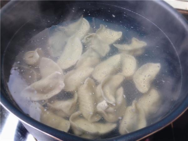 「饺子」我家包饺子有“秘密武器”，拌馅一定要放“它”，不放饺子不香