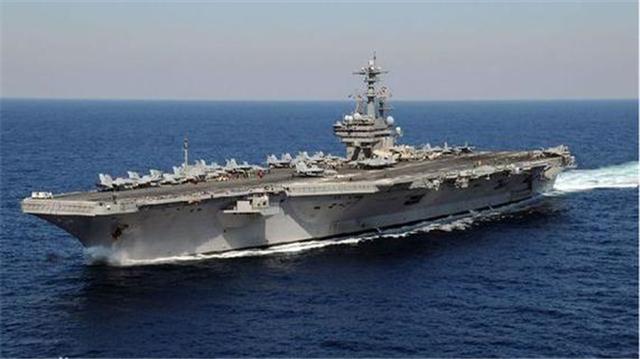 辽宁舰|“史上最强航母”已下水，战力是辽宁舰的2倍，美军看后忧心忡忡