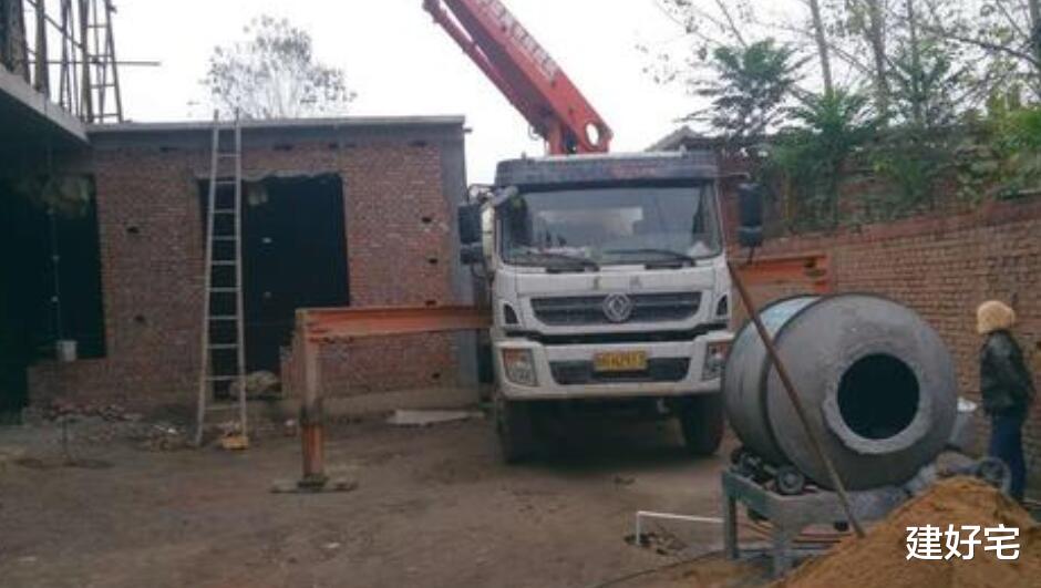 混凝土|农村建房从来都不设置这个,钢筋放再多房屋都不见得结实耐用