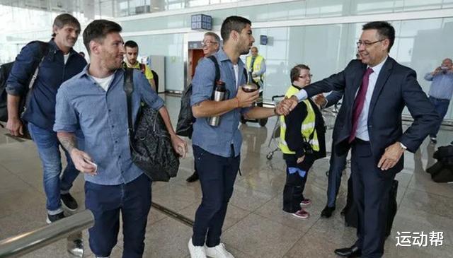 苏亚雷斯|人生百态？梅西亲自出席苏亚雷斯告别会！巴托梅乌带头鼓掌