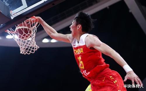 扣篮@看看姚明易建联周琦三位中锋的扣篮动作有什么不同