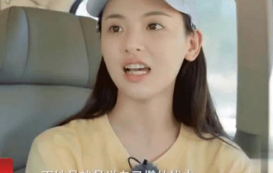 鞠婧祎|杨超越绝对是碾压其余两个人的存在，是101系列里第一个“工具人”