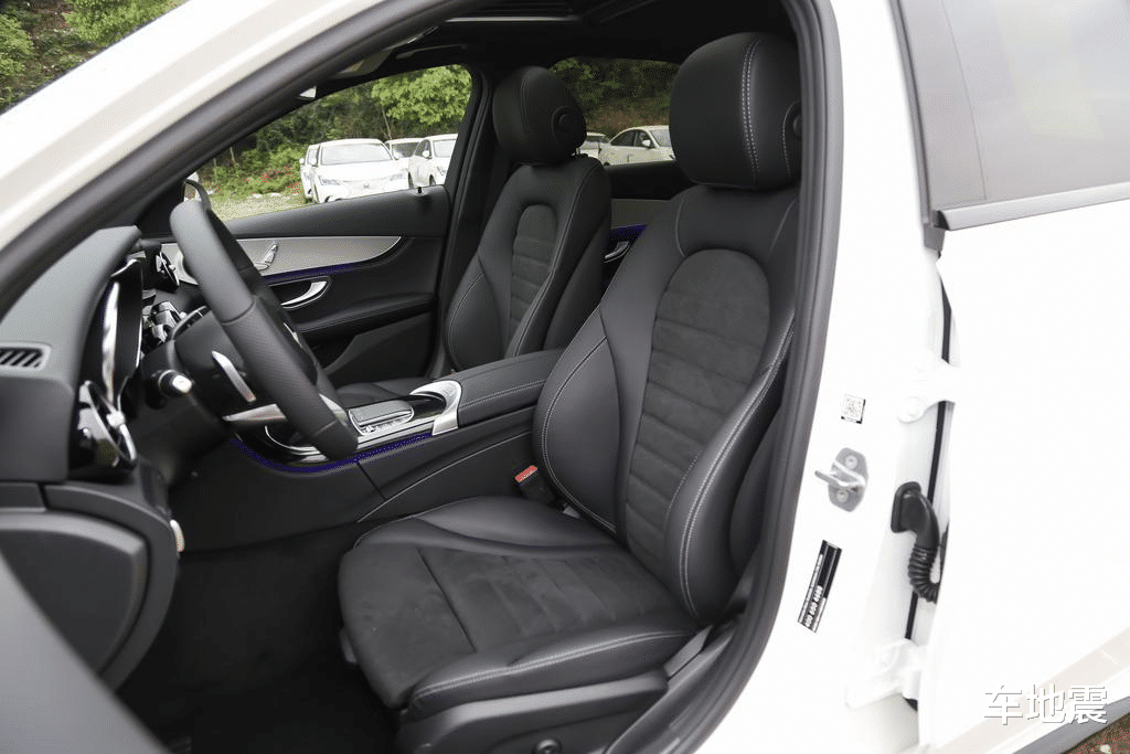 宝马3系▲又一款豪车价格“跳水”，从31万跌至24万，买宝马3系不如选它香