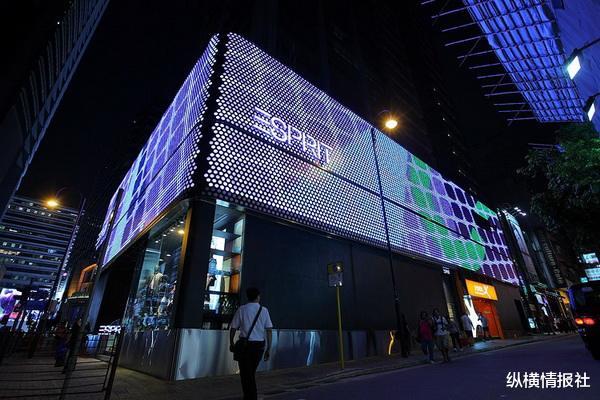 邢李原|又一著名品牌倒下，1500亿市值只剩17亿，老板携2百亿早已离场