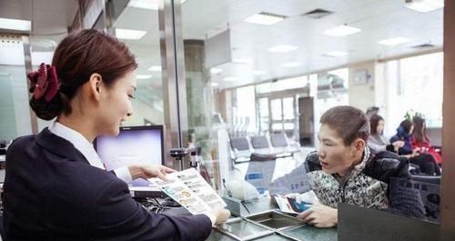 工商银行|存钱要小心，5家银行“出问题”，已被官方点名“通报”
