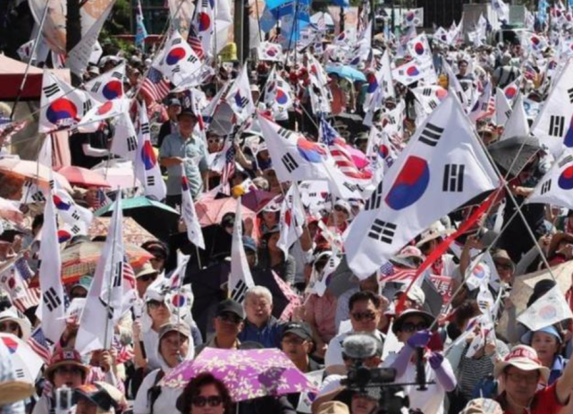 韓國政壇又迎好戲，執政黨罕見松口，樸槿惠將打破命運“魔咒”？-圖5