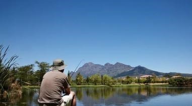 孟浩然|孟浩然月下棹歌，这首诗古雅质朴，尾联更显恬淡