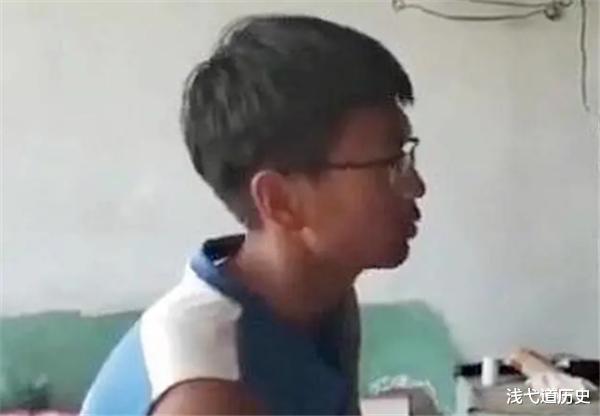 大学|他每月50元生活费，饿了喝自来水，高考成绩出来后，奶奶落泪了