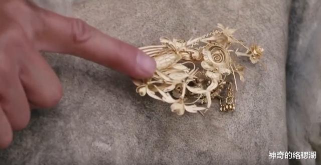 『狄龙』1993年,陈勋奇为狄龙拍了一部武侠经典,却因为内容删减而被埋没