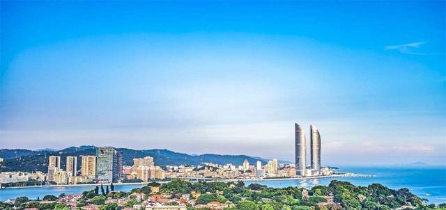 二线城市|因旅游出名的一座二线城市，一线物价三线的工资，年轻人快崩溃了