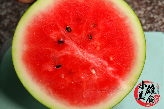 #西瓜#挑西瓜不要拍来拍去了，老瓜农教你一招，包你皮薄汁多还很甜！