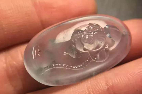 『』低价入手的小灯泡,切出8件高冰翡翠,货主笑得合不拢嘴!