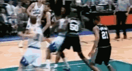 「马龙」邓肯害怕，“海军上将”被打出阴影，当年马龙打NBA究竟有多猛？