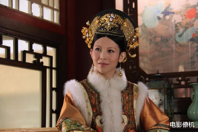 蔡少芬■替代关咏荷,熬走宣萱陈慧珊成一姐,婚后却失势,如今是人生赢家