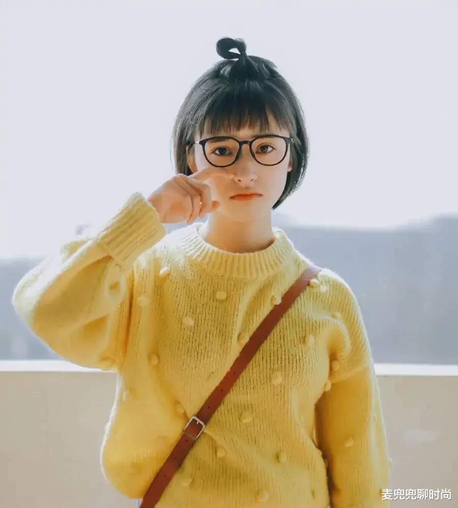 「丸子头」“丸子头”早就过时了!今年开始流行“樱桃头”,8成女生都适合