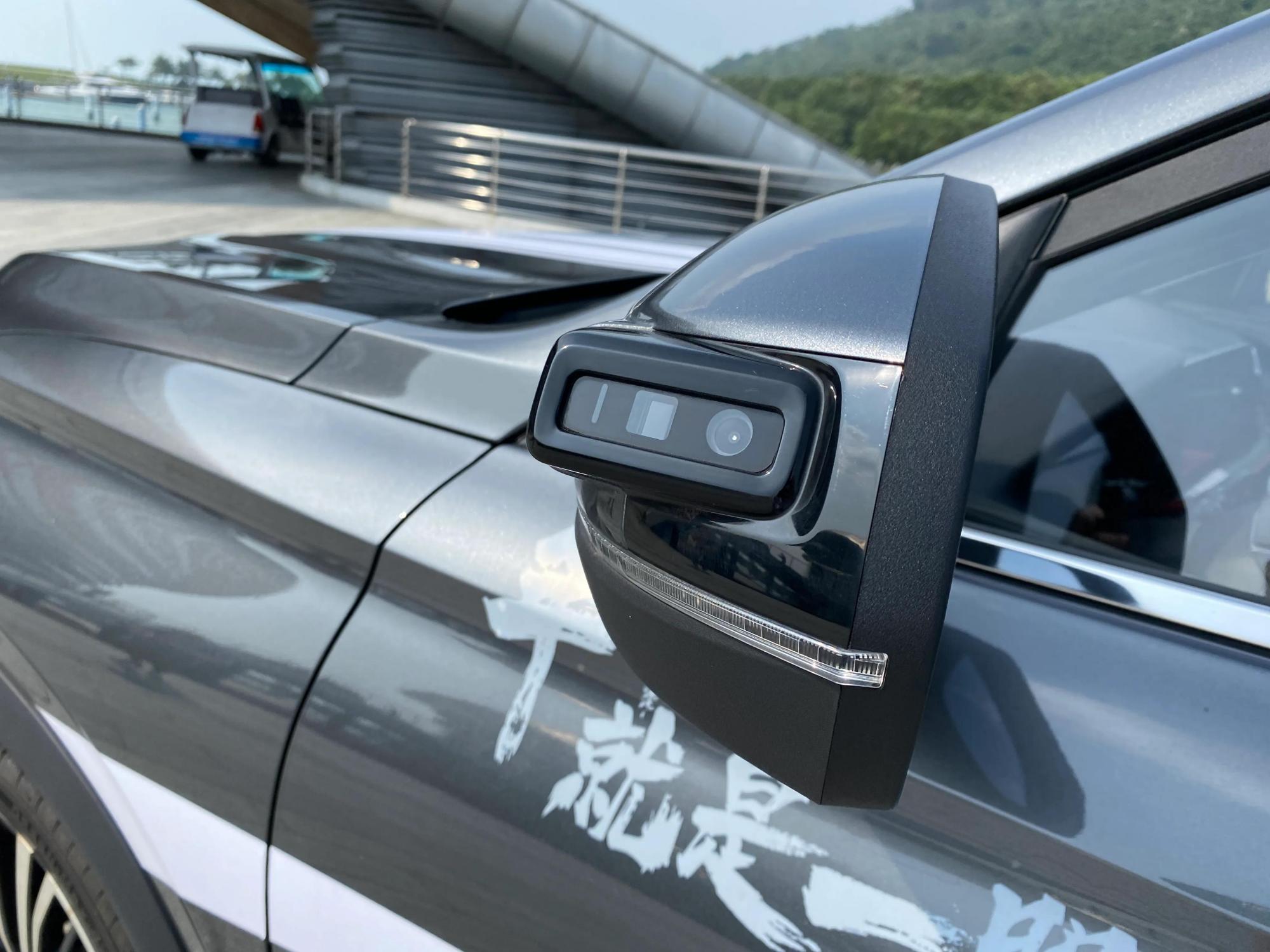 SUV|顶配只要10万元的国产SUV，形似“玛莎拉蒂”，还能人脸识别解锁