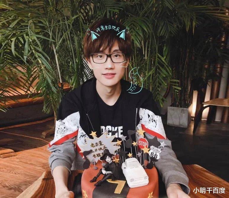 『演唱会』唯一一个不混娱乐圈的男歌手，平常看着跟过气了一样，到演唱会却一票难求