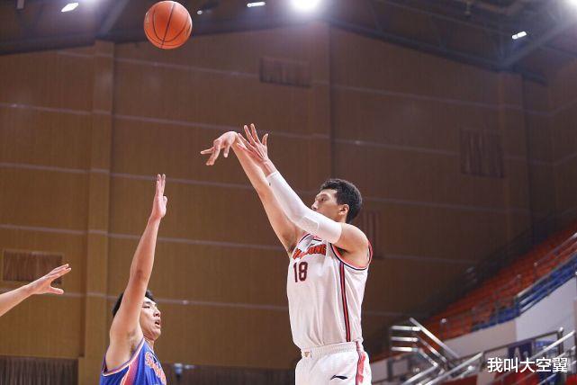 广东男篮|广东男篮换人五上五下原因揭晓！球迷揭开扎心内幕：杜锋早就看穿