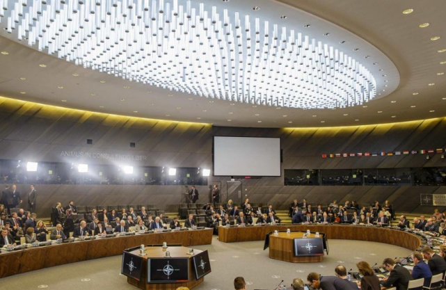 歼-20@美国起外号上瘾，歼20被叫作“火牙”，中国霸气公布官方称号