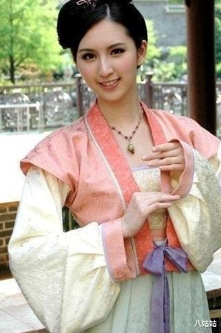 何傲儿|TVB小花何傲儿，曾被誉为“翻版黎姿”，今32岁近况惊人