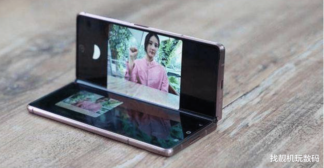 三星|土豪专属!三星W21即将发布:17999起售?